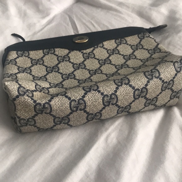 Authentic Gucci pouch - Picture 5 of 5